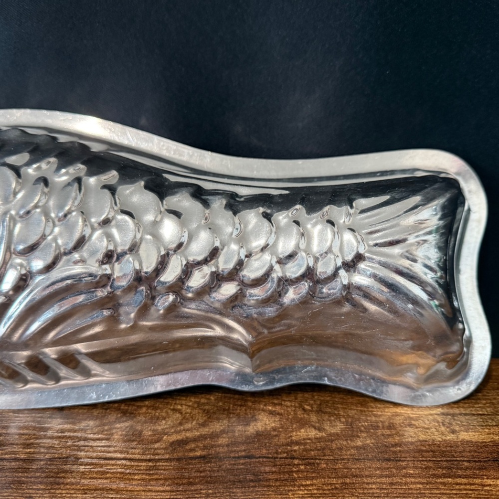 Fish Jello Mold Wall Decoration/Art - Picture 6 of 13